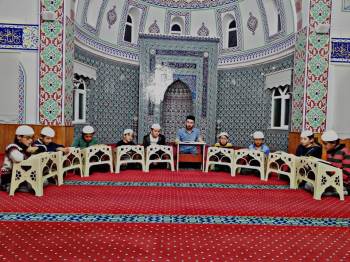 Minik Hafızlar Her Gün Fetih Suresi Okuyor
