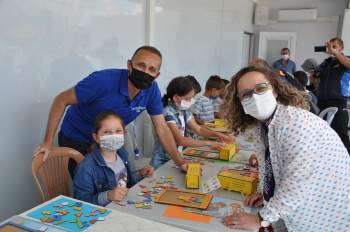 Minik Öğrenci Hatice Çelik’Ten Vali Çelik’E Teşekkür
