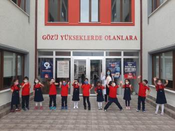 Minik Öğrenciler İlk Defa Okula Gitmenin Heyecanını Yaşadı
