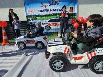 Minik Öğrenciler Jandarmayı Yakından Tanıyor
