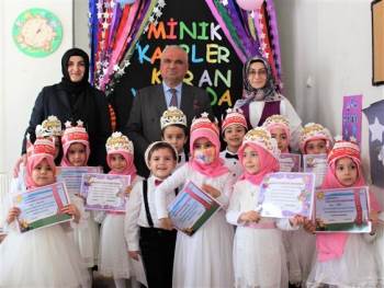 Minik Öğrenciler Kur’An-I Kerim’E Geçmenin Mutluluğunu Yaşadı
