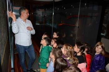 Minik Öğrenciler Radyo Sergisi’Ni Ziyaret Etti
