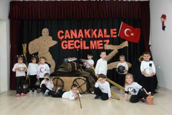 Minik Öğrencileri “Çanakkale Geçilmez” Dedi
