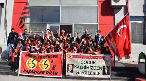 Minik öğrencilerin Eskişehirspor sevgisi