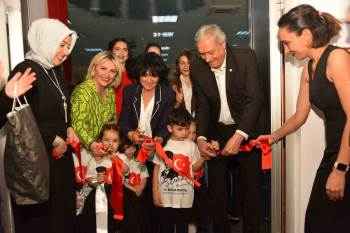 Minik Öğrencilerin Yılsonu Sergisi Büyük Beğeni Topladı
