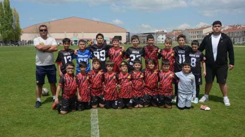 Minik Şimşekler göz dolduruyor