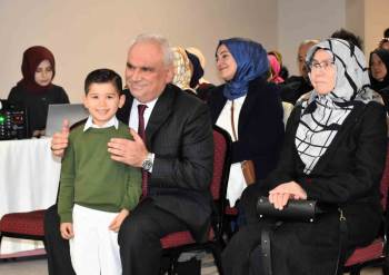 Minikler İçin Kur’An-I Kerim’E Geçme Merasimi Düzenlendi
