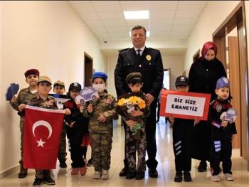 Minikler Polis Haftası’Nı Kutladı
