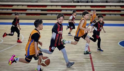 Minikler potada yeteneklerini sergiliyor