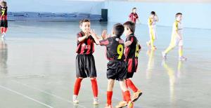 Minikler sahne aldı