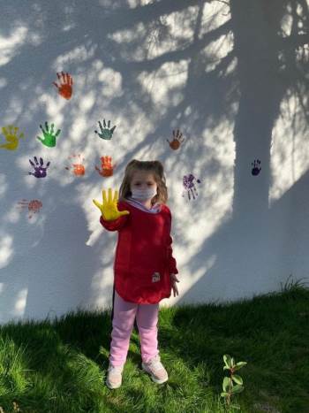 Miniklerden Anlamlı Mesaj, "Kurallara Uyalım Yüz Yüze Eğitime Geçelim"
