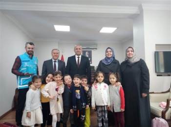 Miniklerden Depremzedelere Destek
