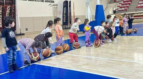 Miniklerden sporla dolu eğlenceli gün