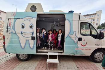 Miniklere Ağız Ve Diş Sağlığı Eğitimi Verildi
