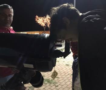 Miniklerin ’Süper Ay’ Heyecanı
