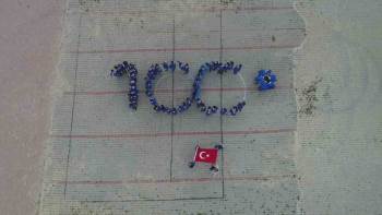 Miniklerin 100.’Ncü Yıl Aşkı Sürüyor
