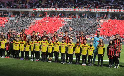 Miniklerin Es Es sevgisi artıyor