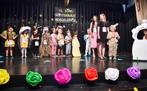 Miniklerin mezuniyet coşkusu