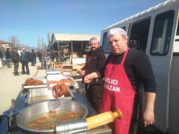 Mobil Tatlıcı Semt Pazarlarında
