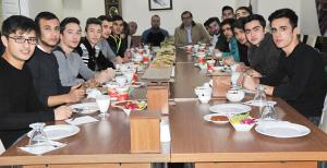 Moral yemeğinde buluştular