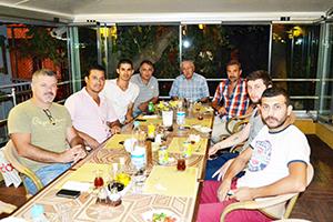 Moral yemeğinde buluştular