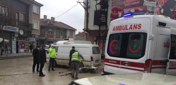 Motosiklet İle Otomobil Çarpışması Sonucu 1 Kişi Yaralandı
