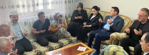 Motosiklet kazasında hayatını kaybeden gencin ailesine Vali Işın'dan ziyaret