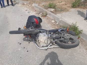 Motosiklet Otomobile Çarpıştı; 1 Yaralı
