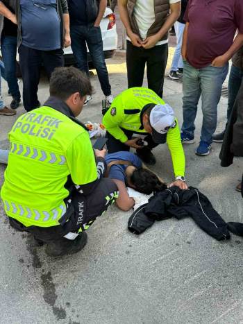 Motosiklet Sürücüsü De, Çarptığı Yaya Savruldu
