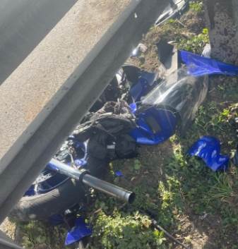 Motosiklet sürücüsü kaza yaparak ağır yaralandı