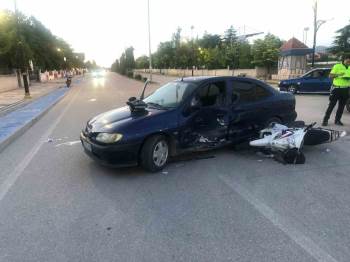 Motosikletin 15 Yaşındaki Sürücüsü Trafik Kazasında Ağır Yaralandı

