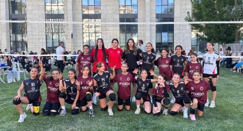 Moymulspor A Takımı voleybol turnuvasında şampiyon oldu