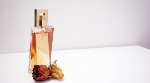 Muadil Parfümler: Orijinallere Alternatif mi, Taklit mi?