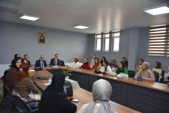 Müdür Akyol Öğretmenlere Ders Verdi
