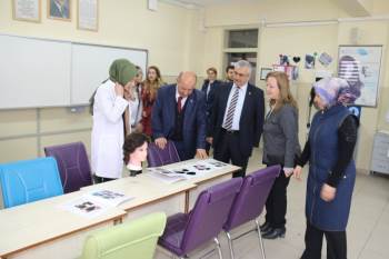 Müdür Başyiğit, ‘Aile Eğitimi’ Programına Katıldı
