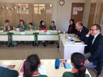 Müdür Başyiğit, Bakan Selçuk’A Seslendi: "Bizimle Kitap Okur Musunuz?"
