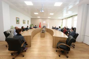 Müdür Başyiğit, Köy Okullarındaki İdarecilerle Bir Araya Geldi
