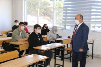 Müdür Başyiğit, Kütahya Lisesi’Ni İnceledi
