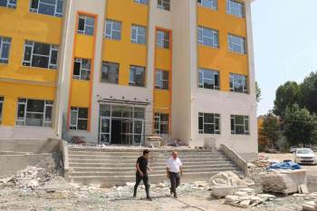 Müdür Başyiğit, Okullarda İncelemelerde Bulundu
