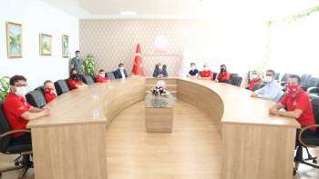 Müdür Başyiğit, Teknofest’E Katılan Öğrencileri Kabul Etti
