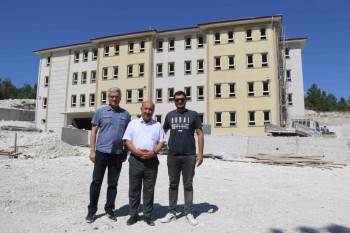Müdür Başyiğit, Yapımı Devam Okul İnşaatlarında İncelemelerde Bulundu
