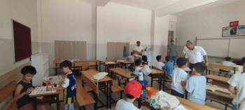 Müdür Başyiğit, Yaz Okulu Kurslarındaki Öğrencilerle Bir Araya Geldi
