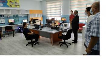 Müdür Çelik Eba Destek Odasını İnceledi
