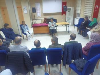 Müdür Güven, Türk Dili Ve Edebiyatı Öğretmenleriyle Buluştu
