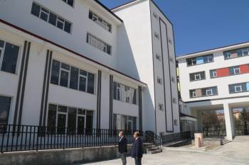 Müdür Hasan Başyiğit, İlkokul İnşaatında İncelemelerde Bulundu
