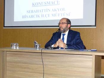 Müftü Akyol: "Mutlu Bir Hayat İçin Millet Olarak Kadınlarımıza Ve Kızlarımıza Önem Vermeliyiz"
