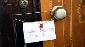 Mührü söküp tombalaya devam ettiler