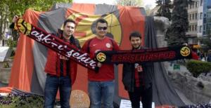 Muhtarın Es Es sevdası