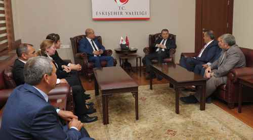 Muhtarlar köprü vazifesi görüyor
