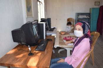 Muhtarlar Köy Konaklarını Öğrencilere Açtı
